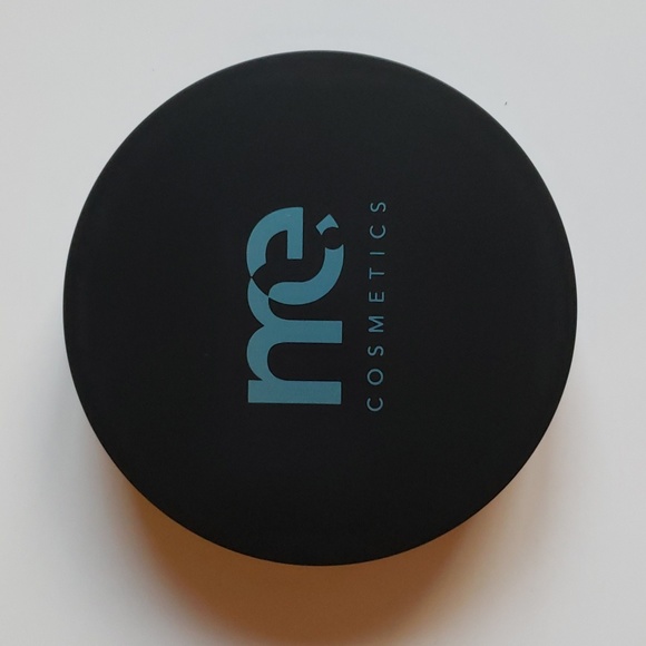 Me Cosmetics Can't Stop Me Now Ultimate Coverage Scalp Foundation Pure White - Picture 5 of 8